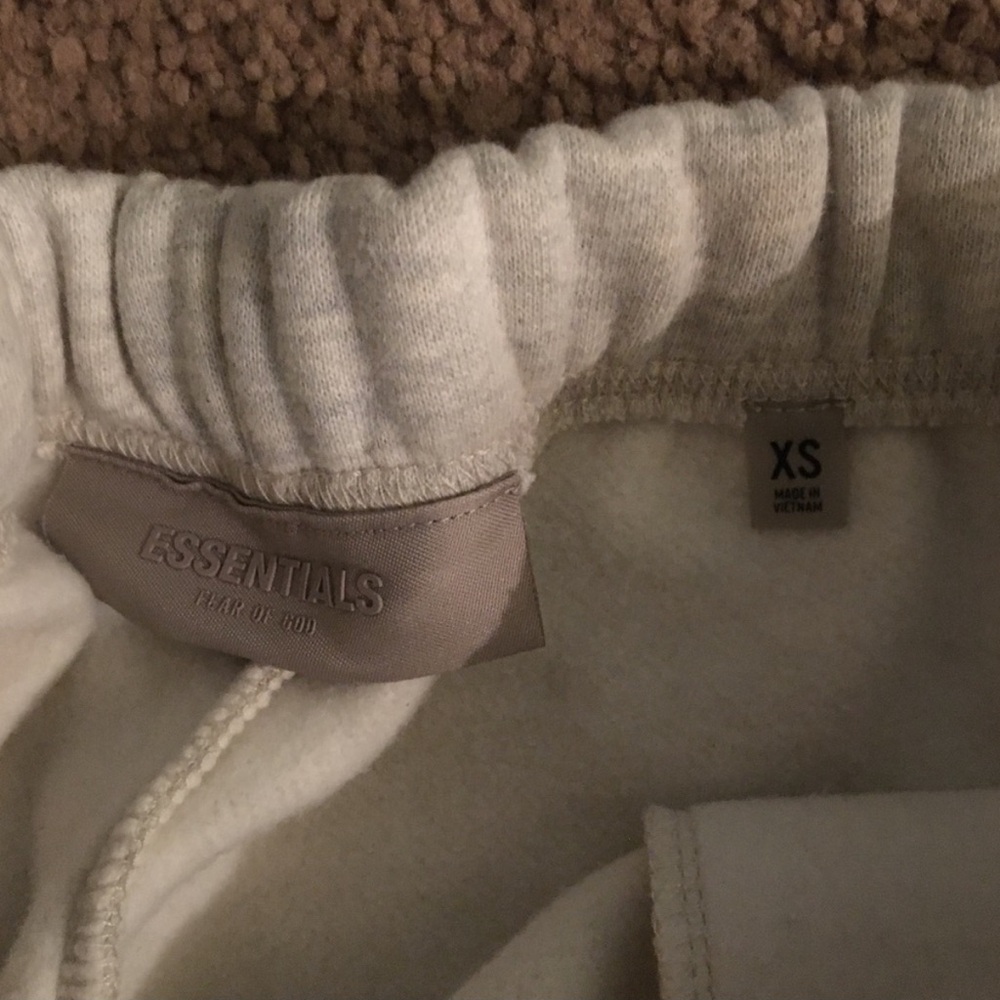 Essential Set - Picture 3 of 3